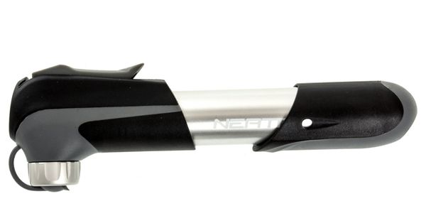 Mini pompa manuale NEATT 7 &#39;&#39; (max 80 psi / 5 bar) nera / argento
