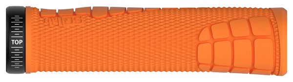 Ein Paar SQlab 7OX Pro 2.0-Griffe in Orange