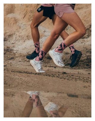 Calzini Compressport Pro Racing V4.0 Run High Eat My Dust! Rosa