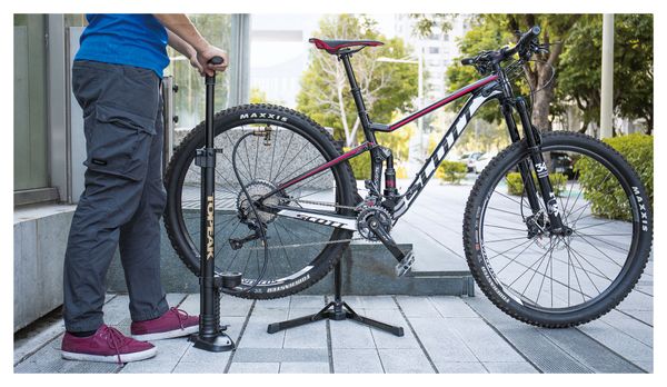 Pompa da pavimento Topeak Joe Blow Tubi a 2 stadi (max 160 psi / 11 bar) nera/oro