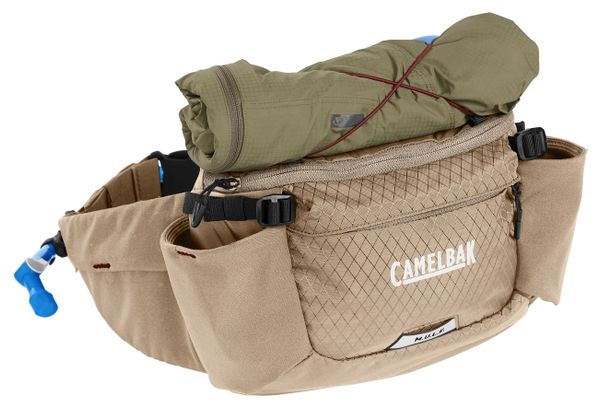 Camelbak M.U.L.E. Cintura di idratazione da 5 litri + sacchetto per l'acqua beige da 1,5 litri