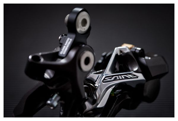 SHIMANO Dérailleur Arrière SAINT M820 SS Shadow+ Chape Courte  Noir