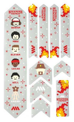 All Mountain Style Kit de protección extra Stranger Things 8bit