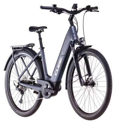 VTC Électrique Cube Touring Hybrid Pro 625 Easy Entry Shimano Cues 11V 625 Wh 700 mm Gris Metallic 2025