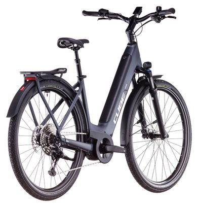 VTC Électrique Cube Touring Hybrid Pro 625 Easy Entry Shimano Cues 11V 625 Wh 700 mm Gris Metallic 2025