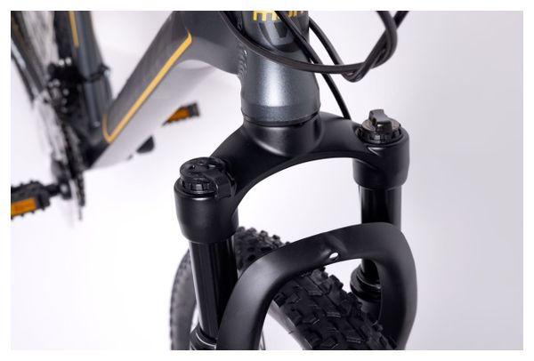 Moma Bikes Bicicletta Indoor-24 con volano da 24 kg, schermo LCD, 4 sensori cardiaci integrati nel manubrio, sella ergonomica.