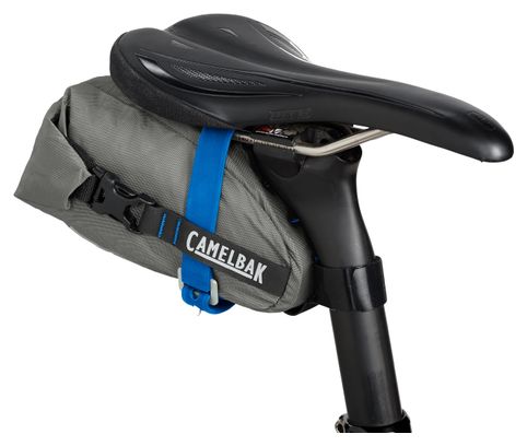 Mochila de sillín Camelbak M.U.L.E. Saddle Pack 1L, color gris lobo