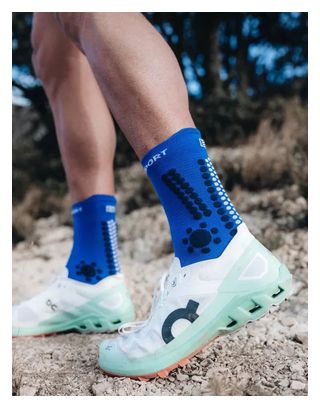 Chaussettes Compressport Pro Racing Socks v4.0 Trail Bleu/Blanc 