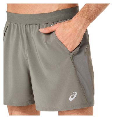 Pantaloncini Asics Road 5in Grigi da uomo