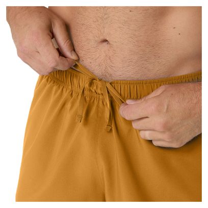 Pantalones cortos Asics Core 7in naranja para hombre