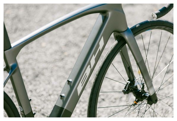 Vélo de Route Électrique BH iRS1 Carbon 1.4 Shimano 105 12V 630Wh 700mm Gris/Noir 2026
