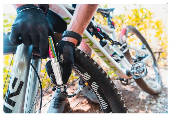 Lezyne Pocket Drive Pro Handpumpe (max. 11 bar) Neo Metall / Silber