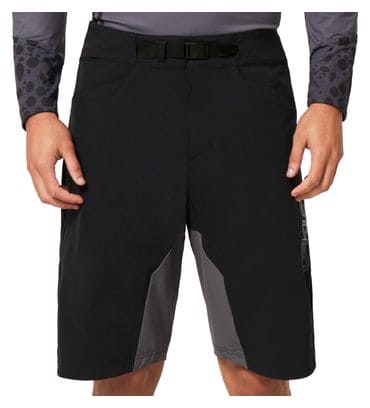 Oakley Seeker 75 MTB Shorts Schwarz