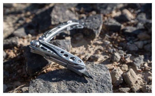 Pince Multifonctions Skeletool 7 Outils en 1 - LEATHERMAN