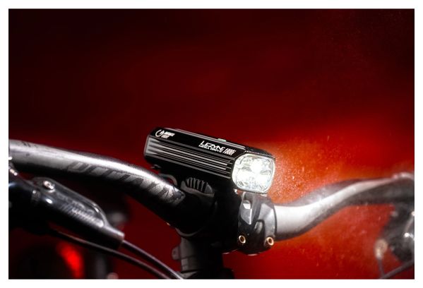 Aangesloten voorlicht Lezyne Mega Drive 1800i Zwart