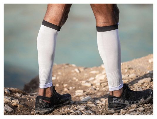 Paire de Manchons de compression Compressport R2 v2 Blanc
