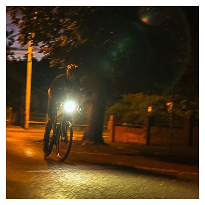 Ravemen FR1100 Black Front Light with Built-in Garmin/Wahoo GPS Mount