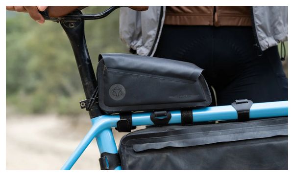 Bolsa para cuadro Agu Top-Tube Venture Extreme Impermeable 0,7L Negra