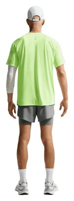 Maglia a maniche corte Nike Stride verde da uomo