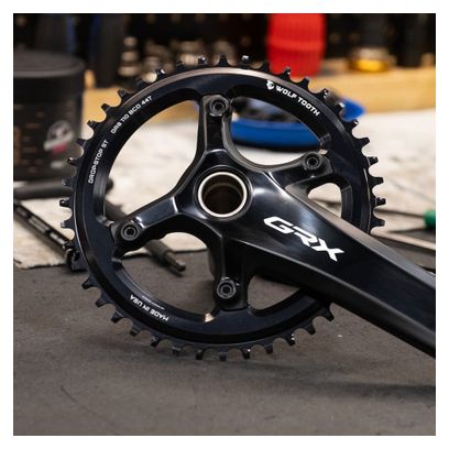 Ingranaggio Wolf Tooth 110 BCD asimmetrico a 4 bulloni per pedivelle Shimano GRX Drop-Stop ST