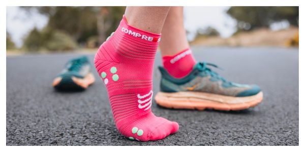 Compressport Pro Racing Socks v4.0 Run Low Hot Pink
