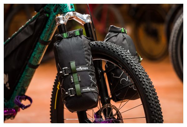 Miss Grape Trunk 6 WP Fork Bag Black
