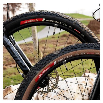 Pneu VTT Vittoria Mezcal XC Race 29'' Tubeless Ready Souple Graphene Race Formulation Flancs Marrons