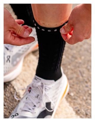 Calzini Compressport Aero Socks 2.0 Nero/Bianco