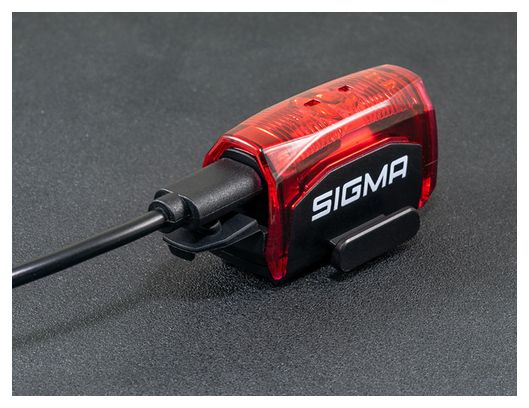 Luz trasera Sigma HIRO 30 negra