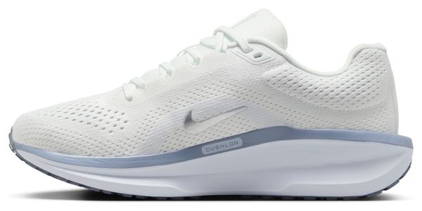 Nike Winflo 11 Women's Running Shoes in White/Blue
