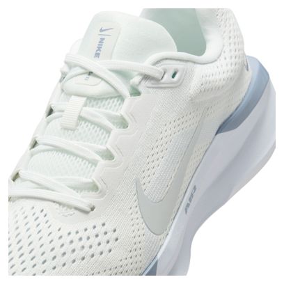 Nike Winflo 11 Women's Running Shoes in White/Blue