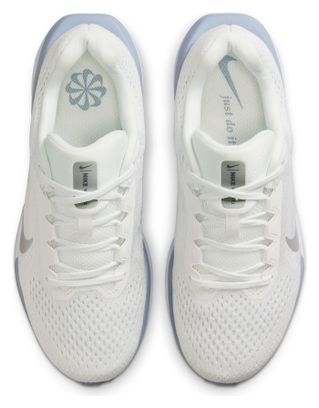 Nike Winflo 11 Women's Running Shoes in White/Blue
