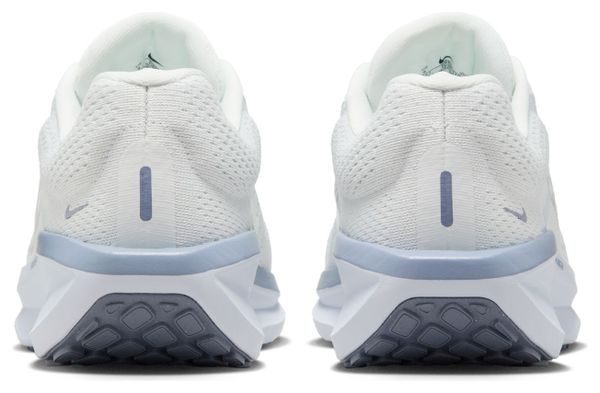 Nike Winflo 11 Women's Running Shoes in White/Blue