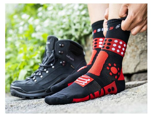 Chaussettes Compressport Trekking Noir/Rouge/Blanc