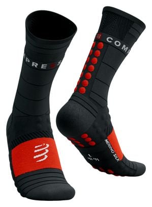 Chaussettes Compressport Pro Racing Socks Winter Run Noir/Rouge