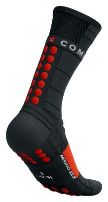 Chaussettes Compressport Pro Racing Socks Winter Run Noir/Rouge