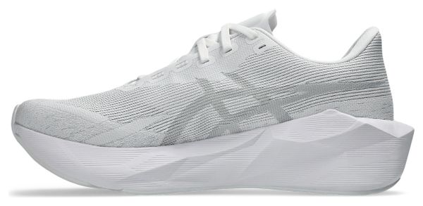 Zapatillas de running Asics Novablast 6 blancas para hombre. EMBARGO 01/07/2026