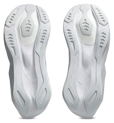 Zapatillas de running Asics Novablast 6 blancas para hombre. EMBARGO 01/07/2026