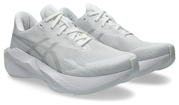 Zapatillas de running Asics Novablast 6 blancas para hombre. EMBARGO 01/07/2026
