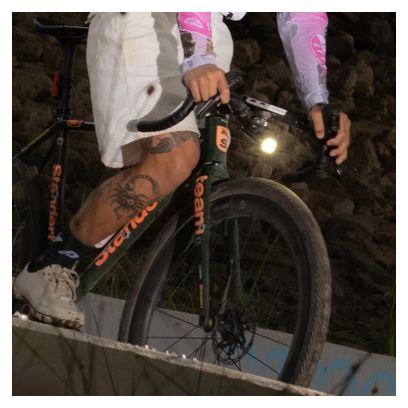Set voor- en achterverlichting Knog Blinder Pro 1400 / Blinder R-150 Zwart