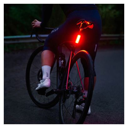 Set voor- en achterverlichting Knog Blinder Pro 1400 / Blinder R-150 Zwart