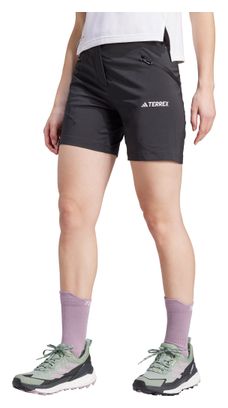 Zwarte adidas Terrex Xperior Mid Shorts