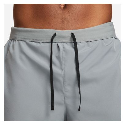 Nike Dri-Fit Challenger Shorts 7in Grau