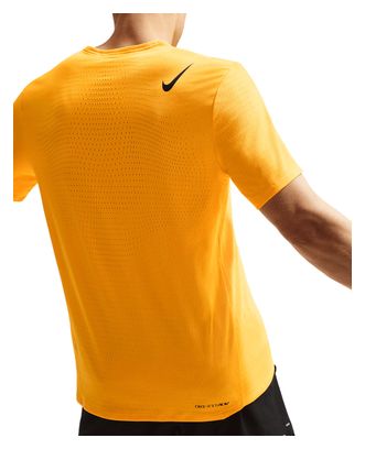 Maglia a maniche corte Nike AeroSwift arancione da uomo