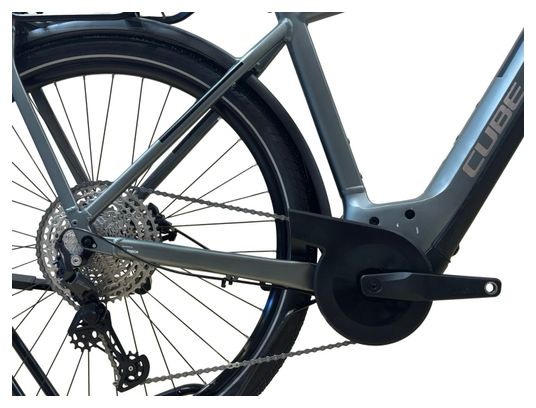 produit reconditionné . Cube Kathmandu Hybrid Pro 750 Shimano Deore 2024 . Vélo électrique . Cube . très bon état