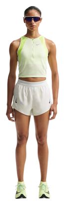 Pantalones cortos Nike AeroSwift Glam 3in con aberturas, blancos, para mujer