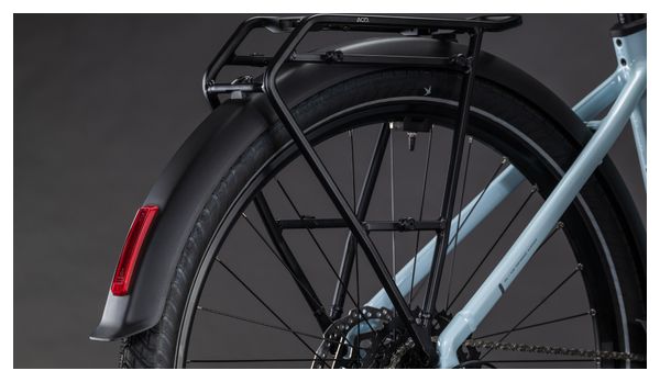 Bicicletta da trekking elettrica Cube Touring Hybrid One 600 con cambio Shimano Cues 9S, batteria da 600 Wh, interasse 700 mm, colore Glacier Blue, 2026