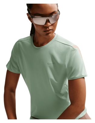 Maglia a maniche corte Nike Swift verde da donna