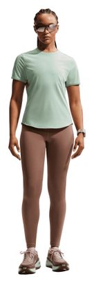 Maglia a maniche corte Nike Swift verde da donna