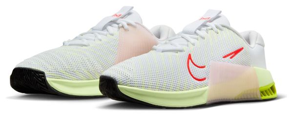 Prodotto Rinnovato - Nike Metcon 9 Scarpe da Allenamento Bianco Donne 39